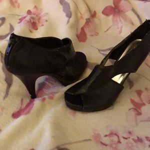 Black sexy toe out 31/2 inch black bottom heels